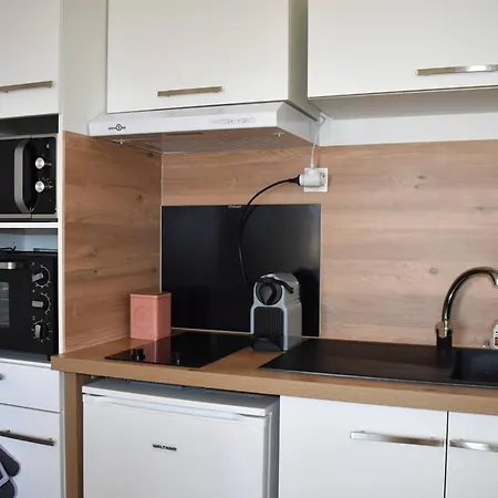 Lumineux Avec Balcon, Proche Centre, Garage Et Confort A Font-romeu - Fr-1-580-110 *