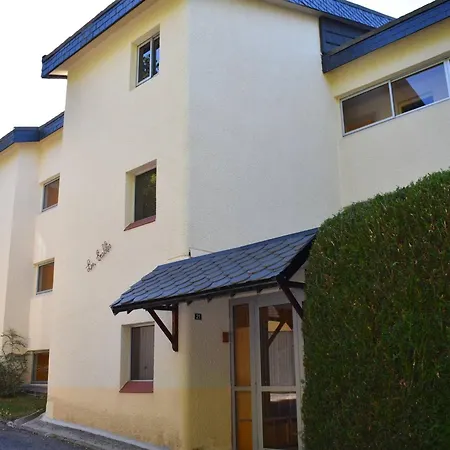 Lumineux Avec Balcon, Proche Centre, Garage Et Confort A Font-romeu - Fr-1-580-110