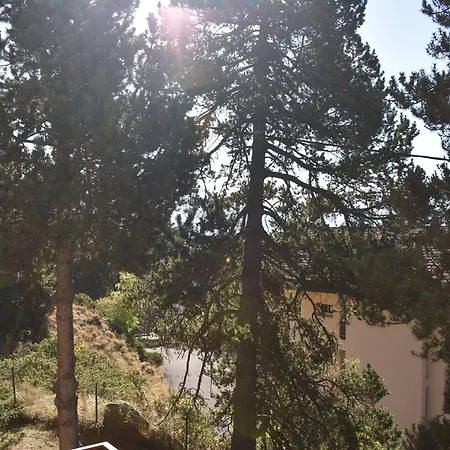 Lumineux Avec Balcon, Proche Centre, Garage Et Confort A Font-romeu - Fr-1-580-110